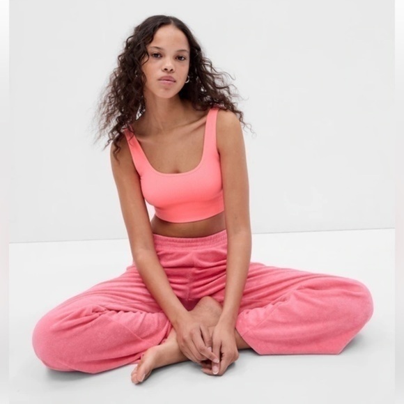 NWT GAP Seamless Rib Bralette- in Phlox Pink medium - Picture 2 of 3